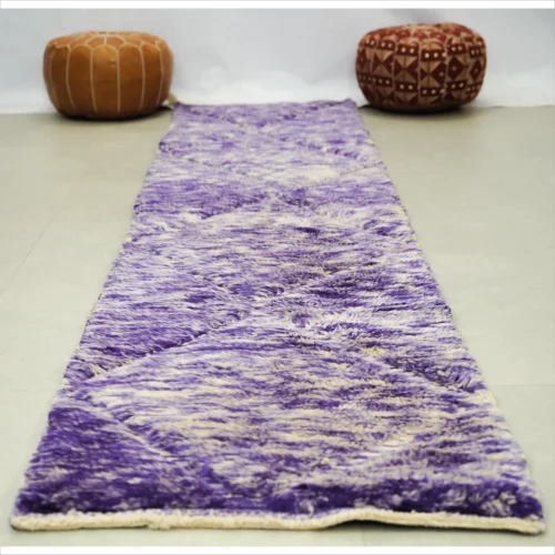 Tapis de course en laine marocaine violet élégant