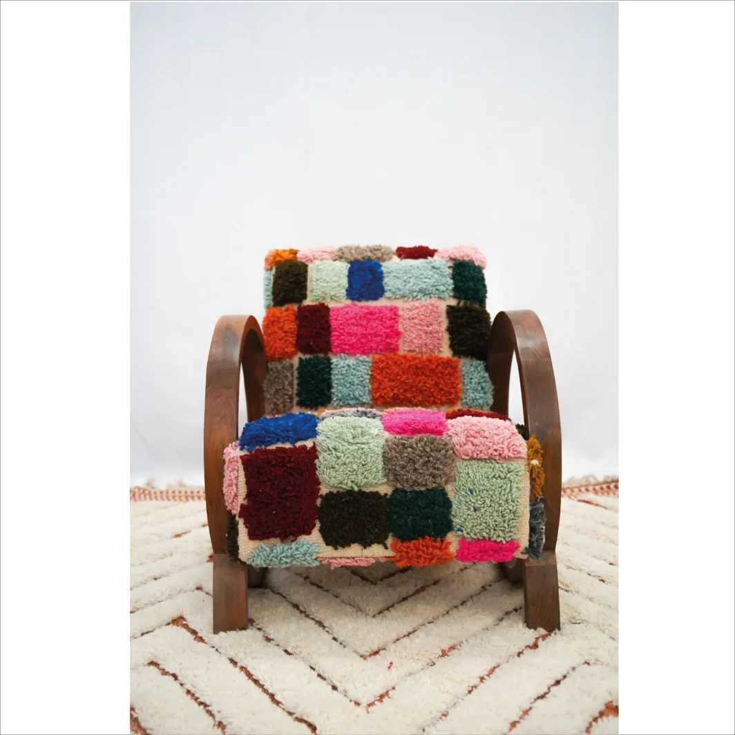 Poltrona berbera patchwork realizzata a mano - Design vivace e multicolore