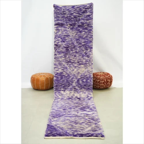 Tapis de course en laine marocaine violet élégant