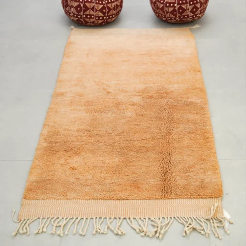 Tapis marocain en laine tissée à la main, couleur terre cuite chaude