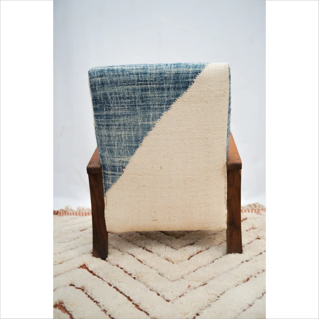 Fauteuil marocain artisanal en laine et kilim - Harmonie orange et bleu