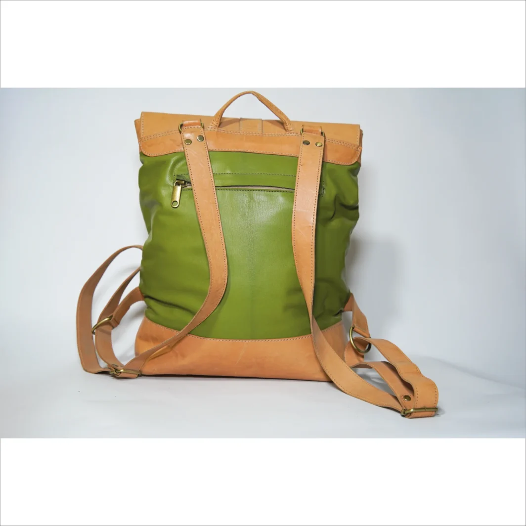 Elegante mochila de piel bicolor - Verde y beige