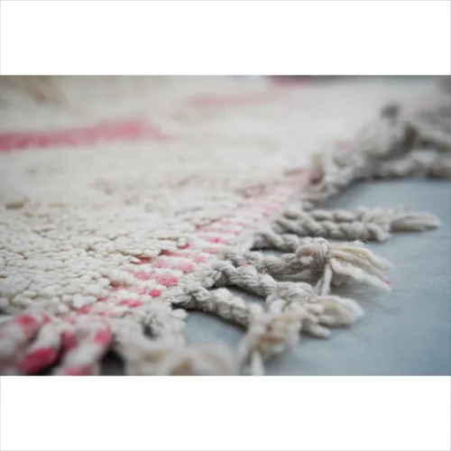 Handwoven Moroccan Wool Rug – Cream with Subtle Pink Accents