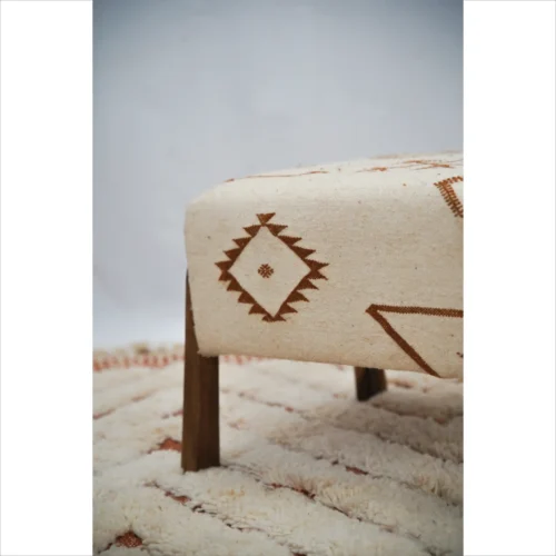 Elegant Moroccan Chair - Handcrafted Traditional Design