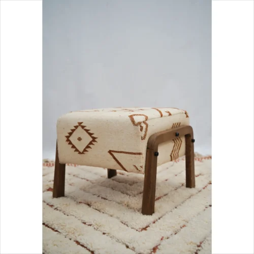 Elegant Moroccan Chair - Handcrafted Traditional Design