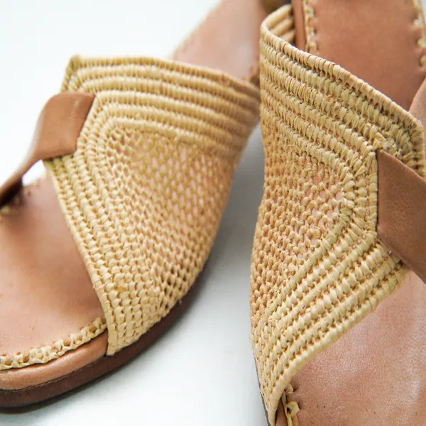 Sandalias de tacón de rafia marroquí hechas a mano - Piel natural y tostada 1 Sandalias de tacón de rafia marroquíes hechas a mano